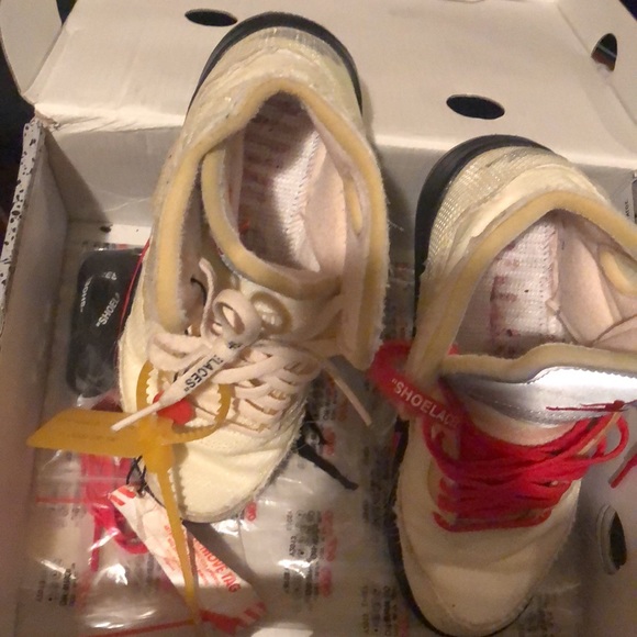 Kids off-white Jordan fives - Picture 2 of 2
